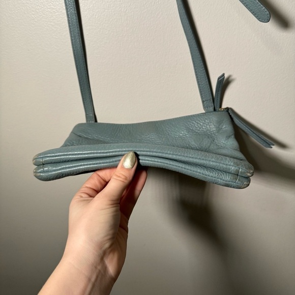 Fossil  seafoam green genuine leather crossbody satchel - Picture 4 of 9